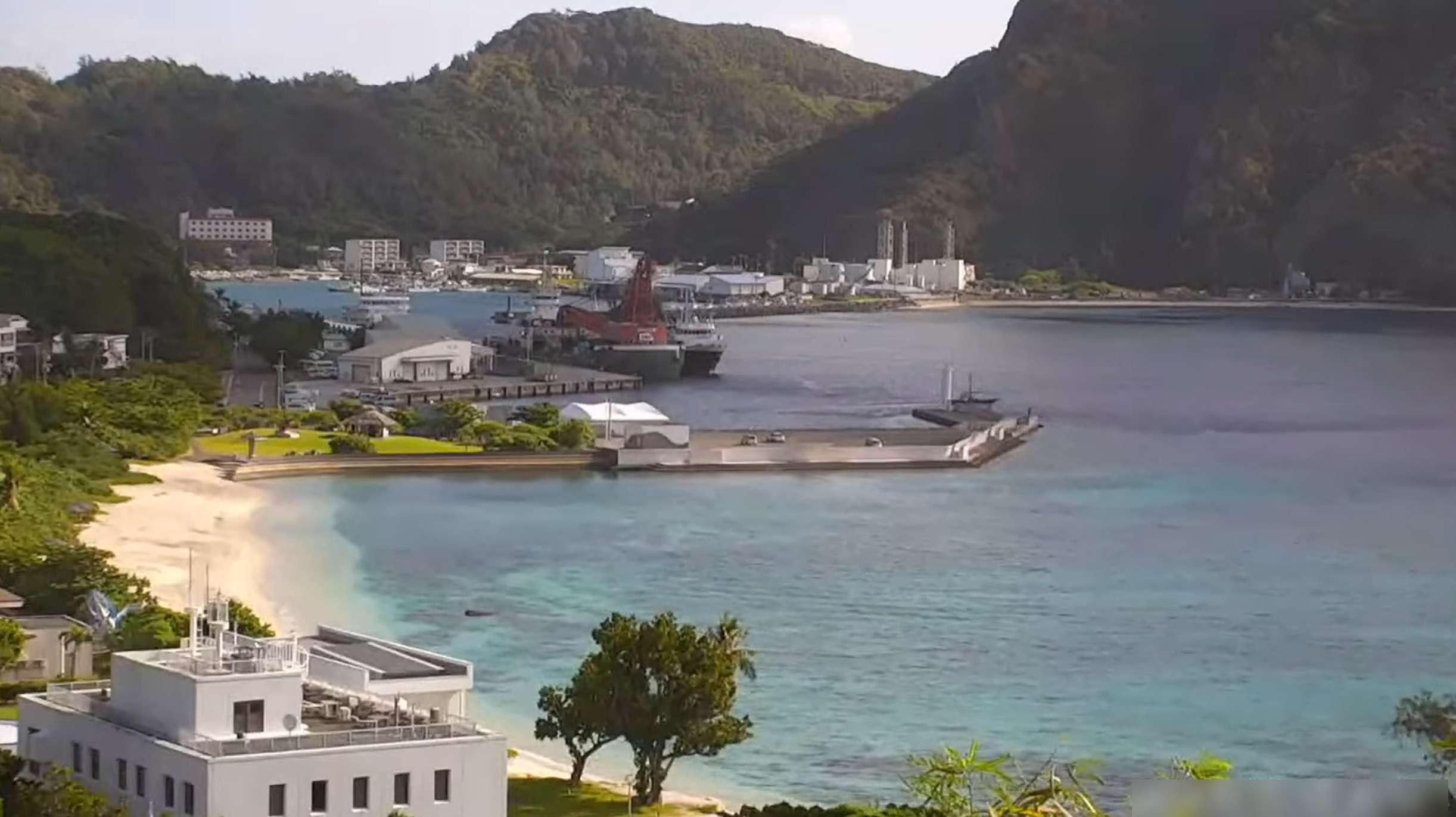 父島二見港ライブカメラ(東京都小笠原村父島)