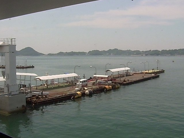 松山観光港ターミナル