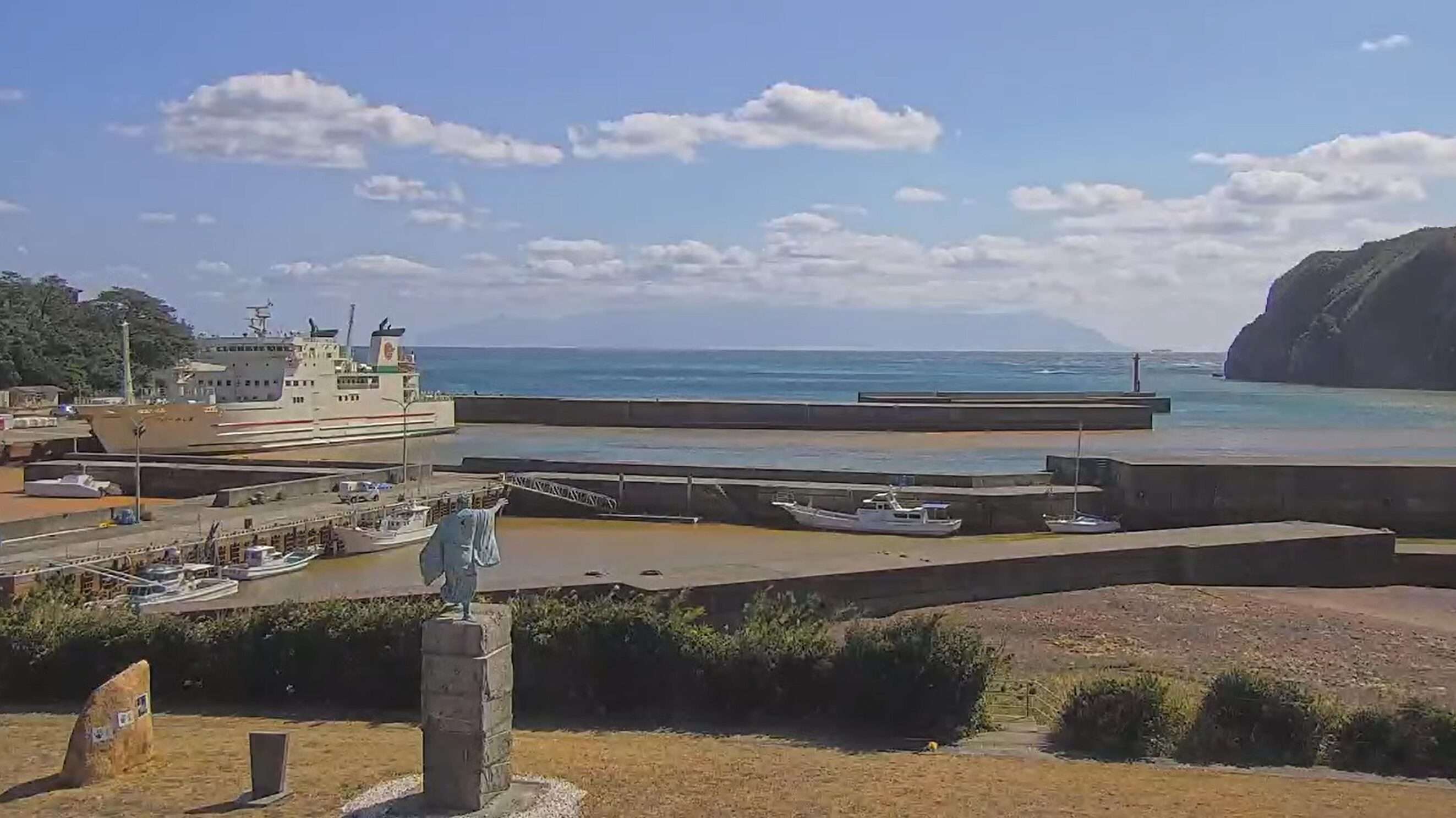 硫黄島硫黄島港ライブカメラ(鹿児島県三島村硫黄島)