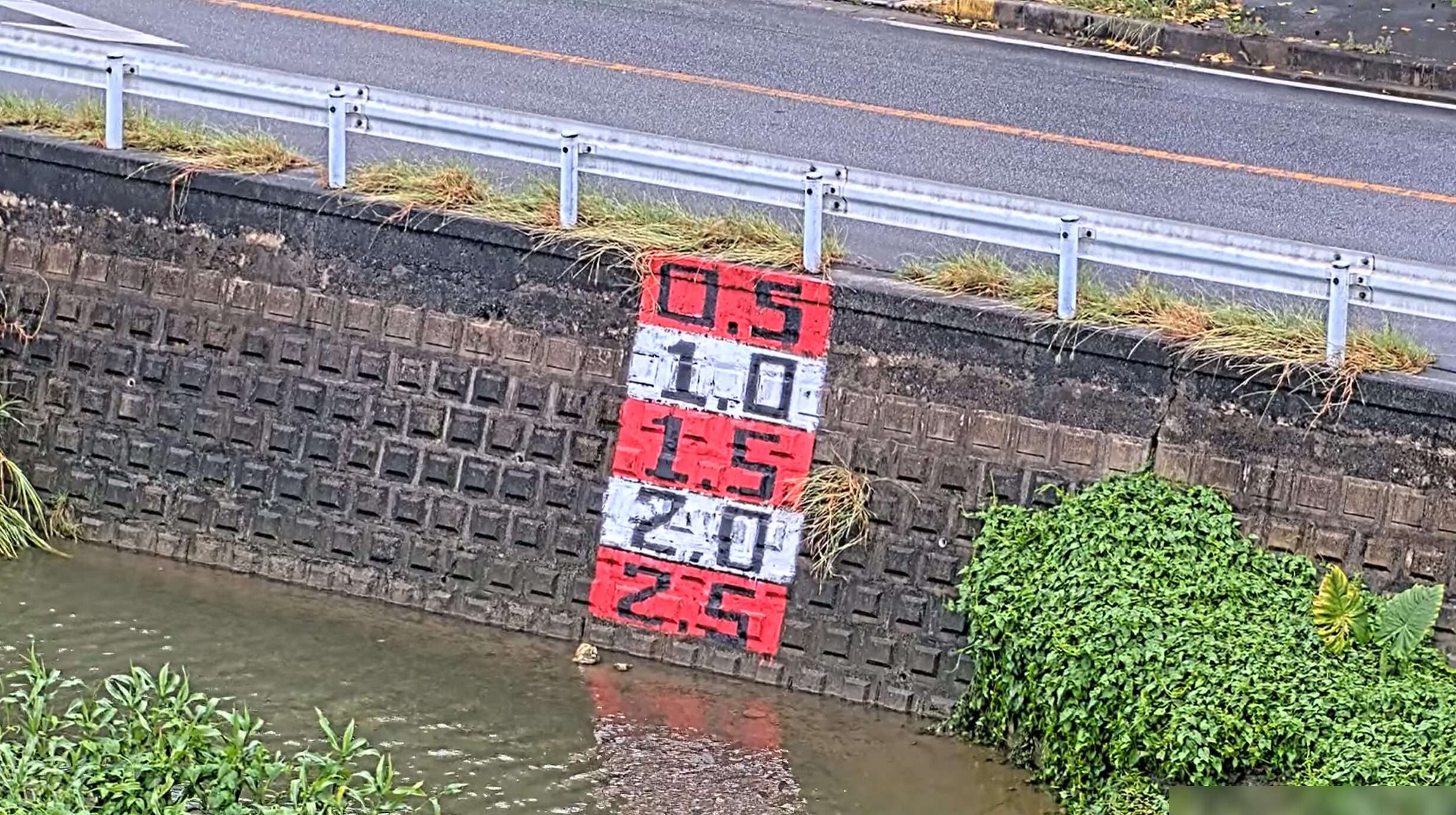 小波津川金秀鉄鋼前ライブカメラ(沖縄県西原町小波津)