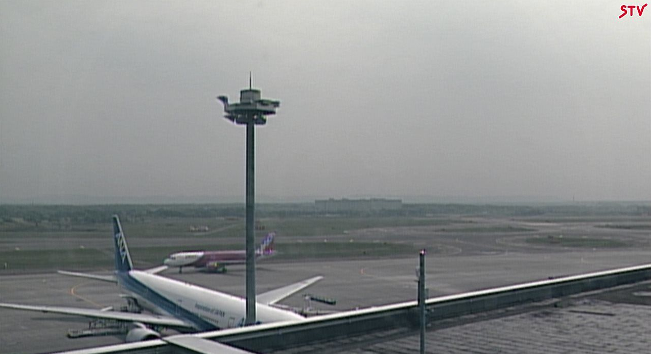 新千歳空港ターミナル屋上から滑走路