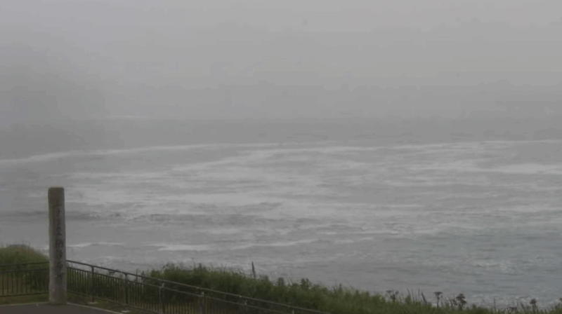 2025年7月30日(水)8時25分 カムチャッカ半島M8.7地震発生 納沙布岬歯舞群島水晶島ライブカメラ(北海道根室市納沙布)