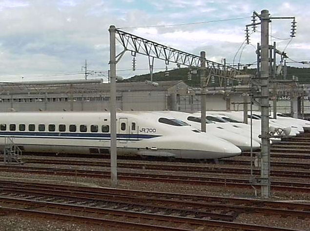 博多総合車両所岡山支所から新幹線