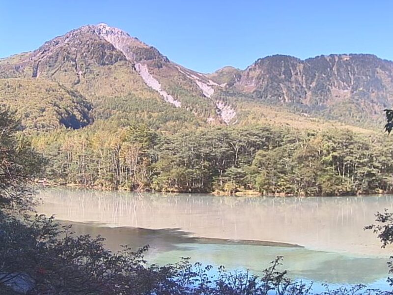 上高地大正池ホテルライブカメラ(長野県松本市安曇上高地)