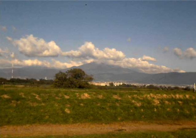 長野グライダー協会研修棟2階から長野市滑空場・飯綱山