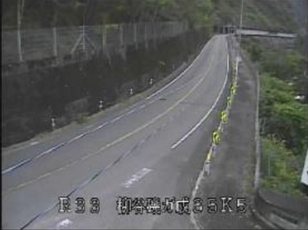 柳谷磯ガ成から国道33号