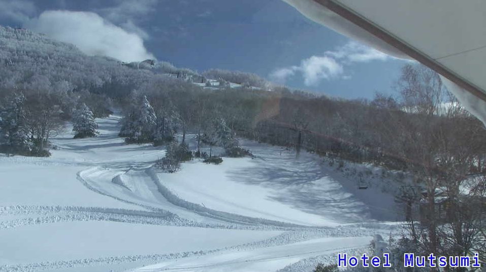 ホテルむつみタンネの森オコジョスキー場ライブカメラ(長野県山ノ内町志賀高原一の瀬)