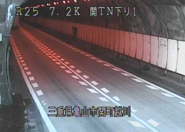 関トンネル下りから名阪国道(国道25号バイパス)