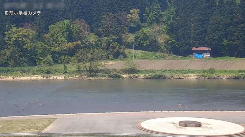 最上小国川舟形町立舟形小学校ライブカメラ(山形県舟形町舟形)