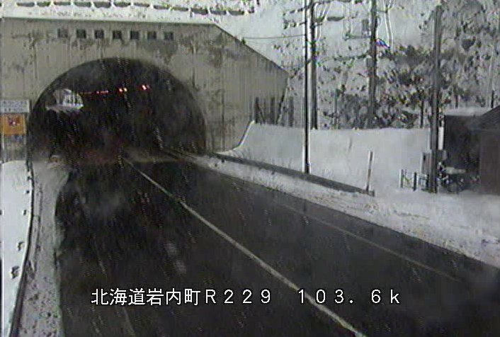 国道229号雷電トンネル岩内側