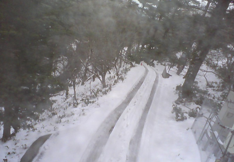 白石ロッジ正面から瓶ヶ森