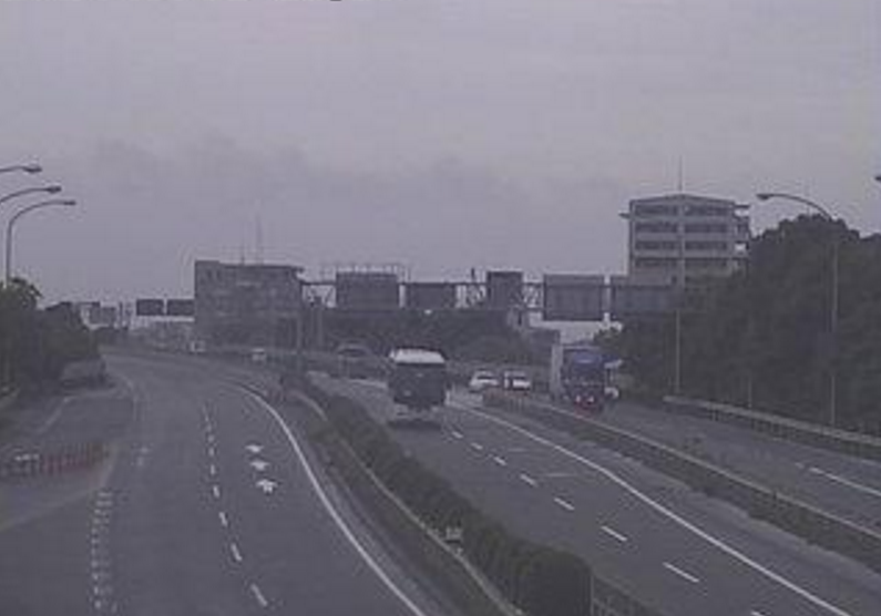 大分自動車道鳥栖ジャンクション大分方面ライブカメラ(佐賀県鳥栖市永吉町)