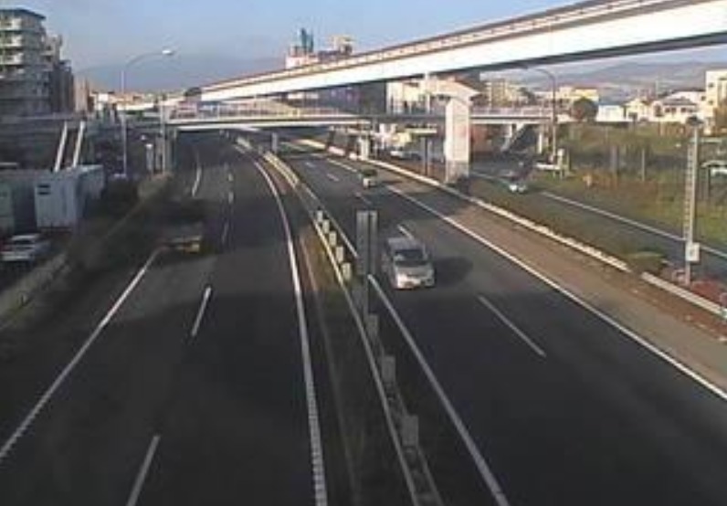 中国自動車道中国豊中インターチェンジライブカメラ(大阪府豊中市待兼山町)