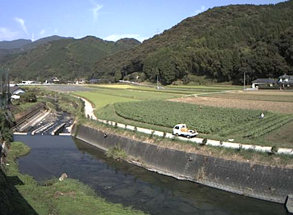 栖本町河内地区河内川ライブカメラは、熊本県天草市栖本町の栖本町河内地区に設置された河内川が見えるライブカメラです。