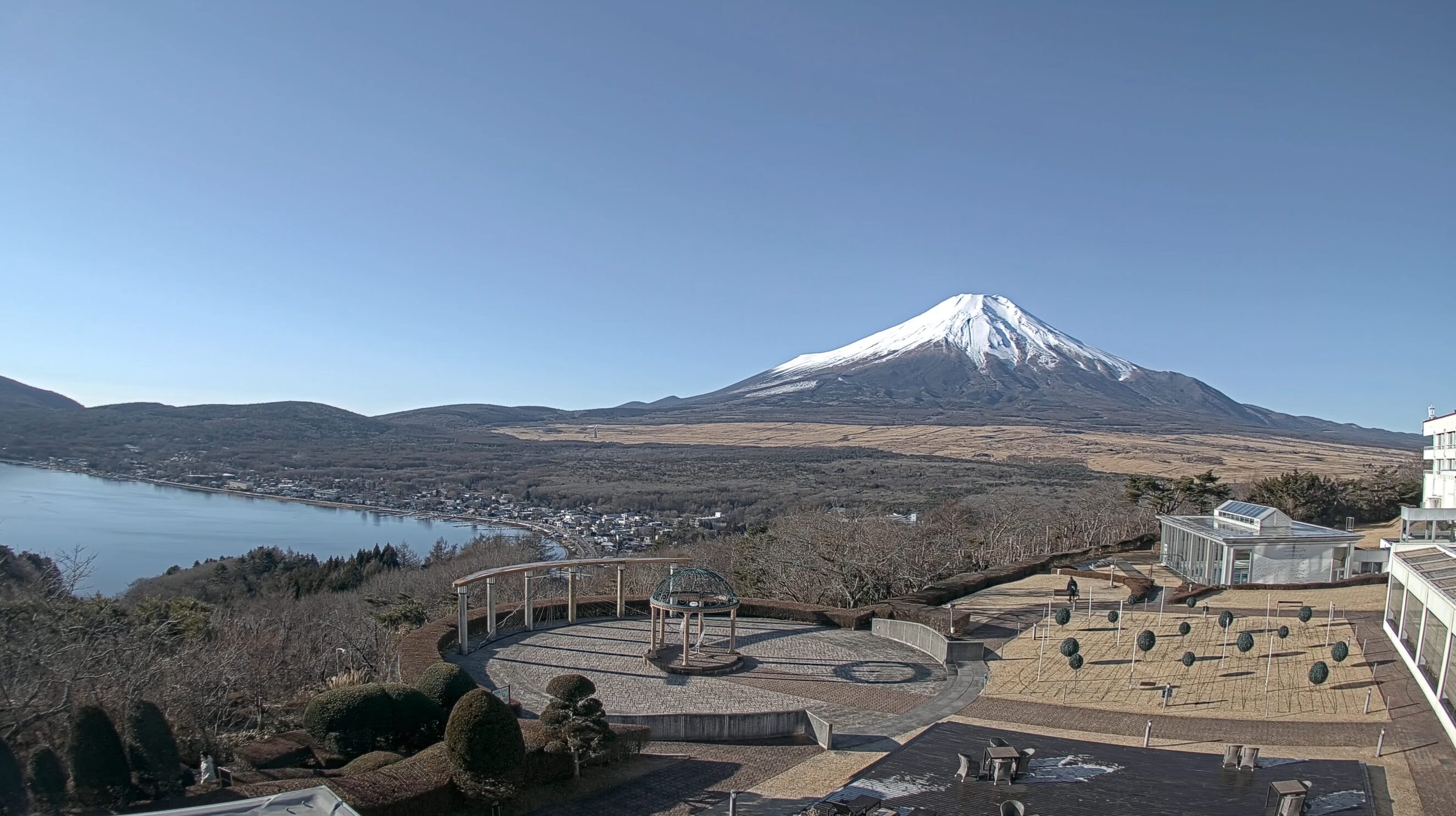 ホテルマウント富士ライブカメラ(山梨県山中湖村山中)