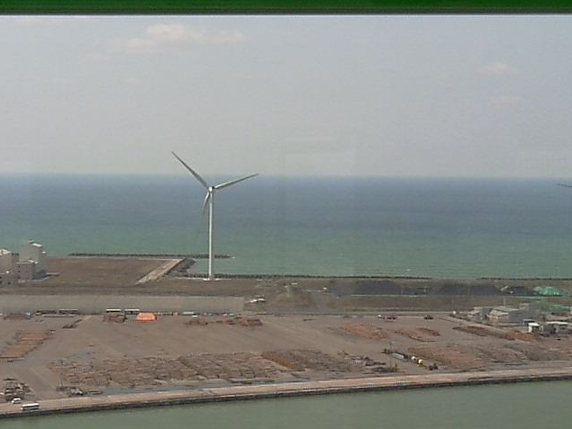 道の駅あきた港ポートタワーセリオンから日本海・風車