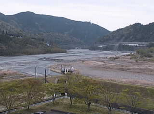 南部町役場本庁舎から福士川・富士川