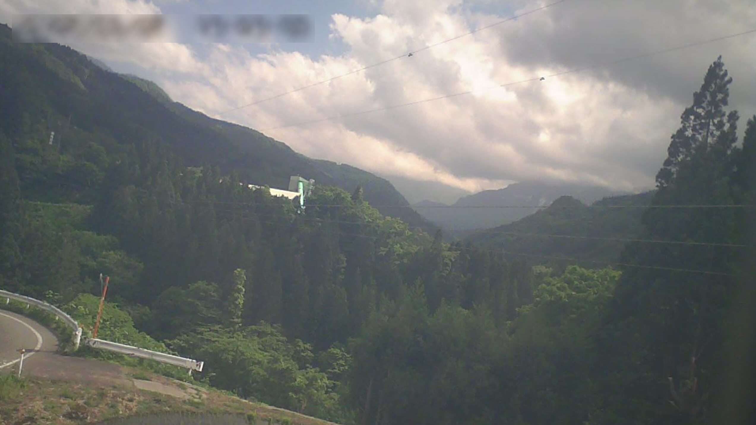 山源木工秋山郷ライブカメラ(新潟県津南町大赤沢丁)