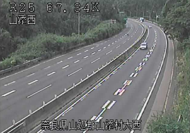 山添西から名阪国道(国道25号バイパス)が見えるライブカメラ。