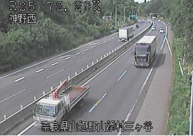 神野西から名阪国道(国道25号バイパス)が見えるライブカメラ。