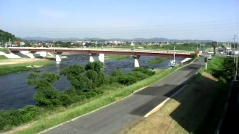 伯耆町役場本庁舎から日野川・伯耆橋・国道181号(出雲街道)が見えるライブカメラ。
