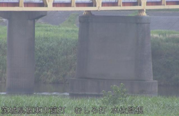 利根川莚打水位監視ライブカメラは、茨城県坂東市莚打の莚打水位監視に設置された利根川が見えるライブカメラです。