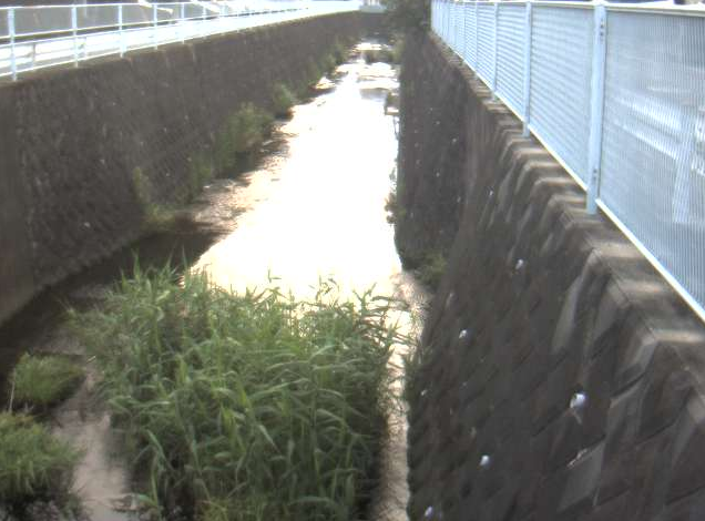 岩川住撰橋ライブカメラは、神奈川県横浜市緑区の住撰橋に設置された岩川が見えるライブカメラです。