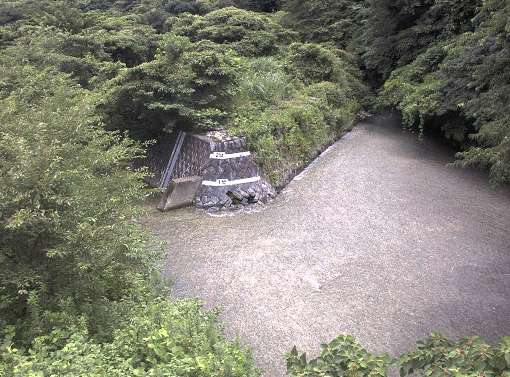 坊主川石釜ライブカメラは、福岡県福岡市早良区の石釜に設置された坊主川が見えるライブカメラです。