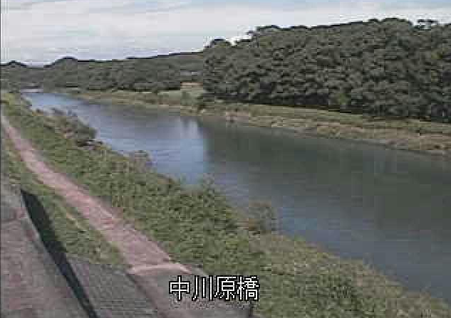 矢部川中川原橋ライブカメラは、福岡県八女市柳瀬の中川原橋に設置された矢部川が見えるライブカメラです。