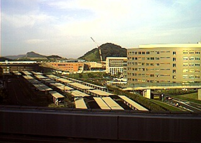 九州大学伊都新キャンパス建設風景第1ライブカメラは、福岡県福岡市西区の九州大学エネルギーセンター屋上に設置された伊都新キャンパス建設風景が見えるライブカメラです。