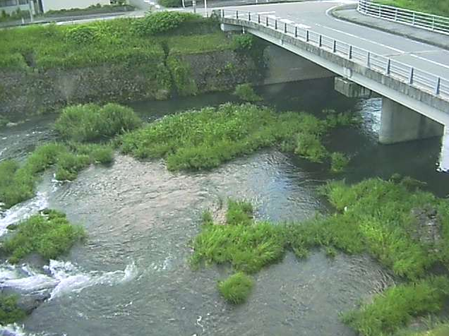 益田川東仙道蛍橋ライブカメラは、島根県益田市美都町の東仙道蛍橋に設置された益田川が見えるライブカメラです。