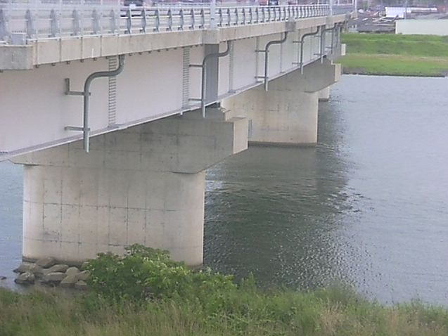 高津川鴨島大橋ライブカメラは、島根県益田市高津の鴨島大橋に設置された高津川が見えるライブカメラです。