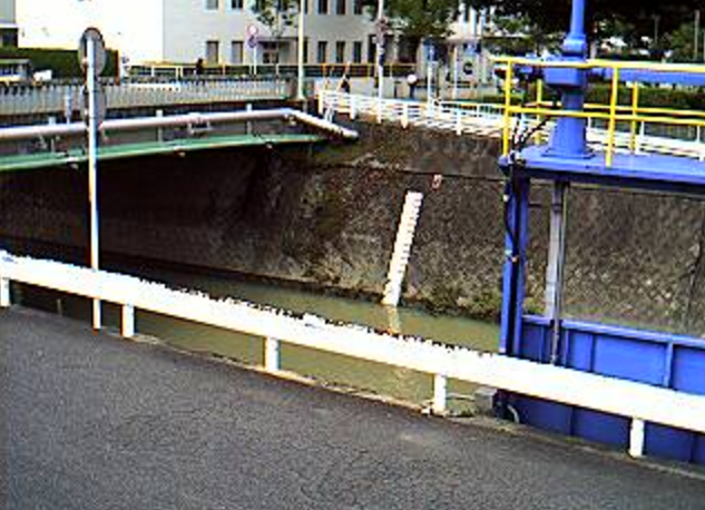 諸岡川那珂下原橋ライブカメラは、福岡県福岡市博多区の那珂下原橋に設置された諸岡川が見えるライブカメラです。