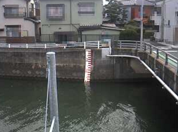 綿打川綿打橋ライブカメラは、福岡県福岡市東区の綿打橋に設置された綿打川が見えるライブカメラです。