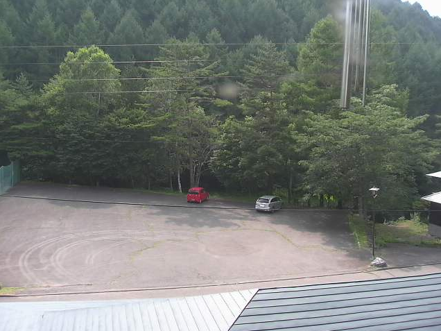ロッジ長者の森駐車場ライブカメラは、長野県北相木村木次原のロッジ長者の森に設置された駐車場が見えるライブカメラです。