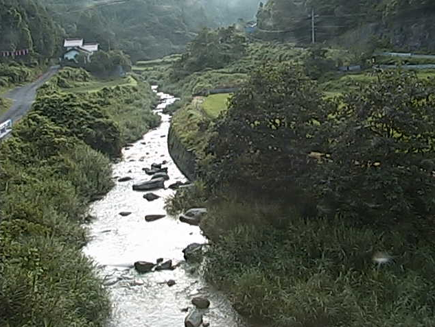 塩谷川長藤ライブカメラは、島根県美郷町の長藤に設置された塩谷川が見えるライブカメラです。