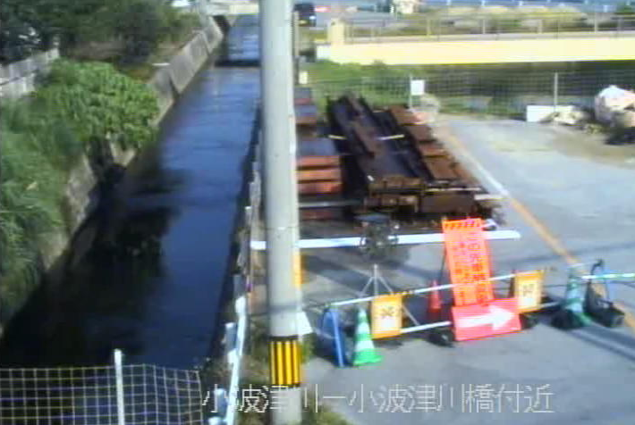 小波津川小波津川橋ライブカメラは、沖縄県西原町小波津の小波津川橋に設置された小波津川が見えるライブカメラです。