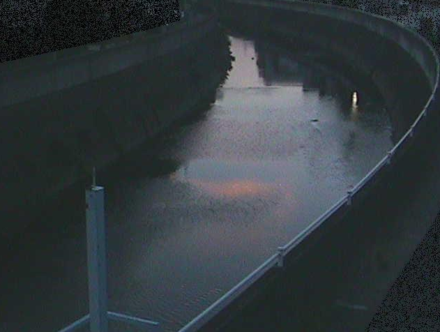 矢上川西ヶ崎橋ライブカメラは、神奈川県川崎市高津区の西ヶ崎橋に設置された矢上川が見えるライブカメラです。