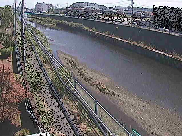 柏尾川神綱橋ライブカメラは、神奈川県藤沢市宮前の神綱橋に設置された柏尾川が見えるライブカメラです。