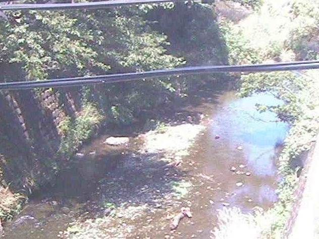 森戸川下小路橋ライブカメラは、神奈川県葉山町堀内の下小路橋に設置された森戸川が見えるライブカメラです。