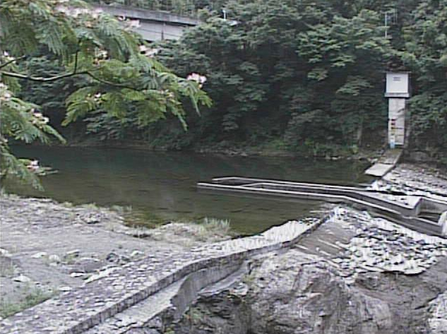 河内川平山橋ライブカメラは、神奈川県山北町川西の平山橋に設置された河内川が見えるライブカメラです。