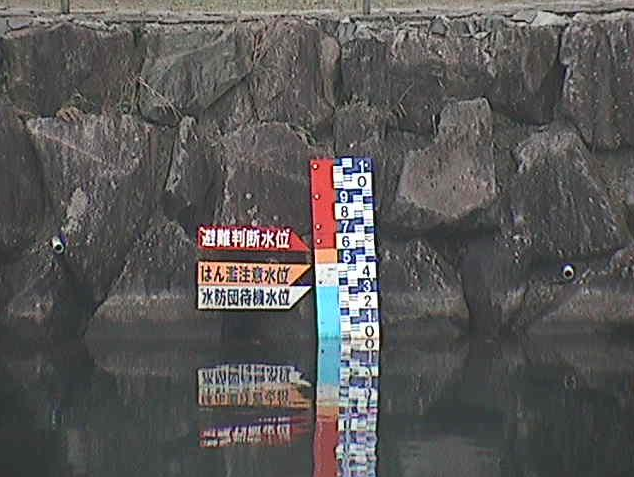 芦ノ湖芦ノ湖水位観測所ライブカメラは、神奈川県箱根町元箱根の芦ノ湖水位観測所に設置された芦ノ湖が見えるライブカメラです。