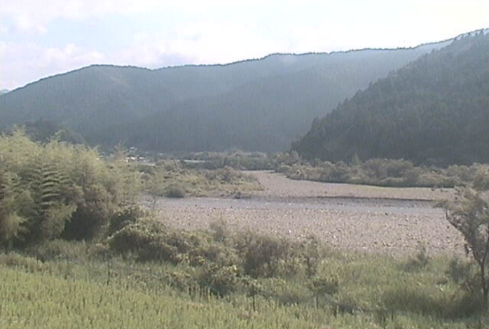 海部川中流付近ライブカメラは、徳島県海陽町神野の海部川中流付近に設置された海部川が見えるライブカメラです。