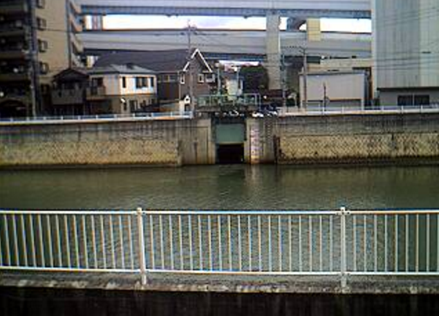 御笠川東光橋ライブカメラは、福岡市博多区博多駅の東光橋に設置された御笠川が見えるライブカメラです。