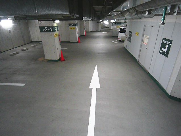 NTTルパルク代々木駅前第1駐車場1ライブカメラは、東京都渋谷区千駄ヶ谷のNTTルパルク代々木駅前第1駐車場に設置されたコインパーキングが見えるライブカメラです。