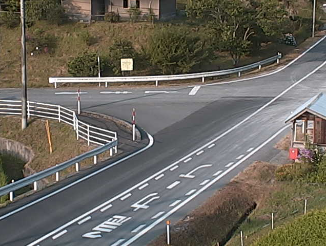 島根県道186号美郷大森線枦谷ライブカメラは、島根県美郷町の枦谷に設置された島根県道186号美郷大森線が見えるライブカメラです。