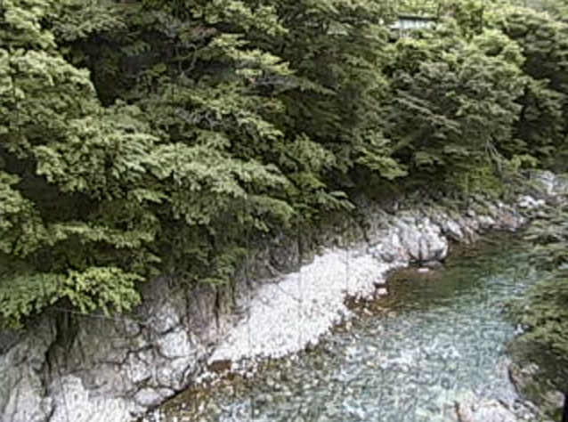 水上ホテル聚楽ライブカメラは、群馬県みなかみ町湯原の水上ホテル聚楽に設置された利根川・水上峡・水上温泉周辺の山々が見えるライブカメラです。