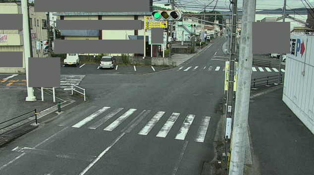 大分県杵築市杵築のダイレックス杵築店付近に設置された杵築バスターミナル付近交差点・大分県道49号大田杵築線・大分県道405号成仏杵築線が見えるライブカメラです。