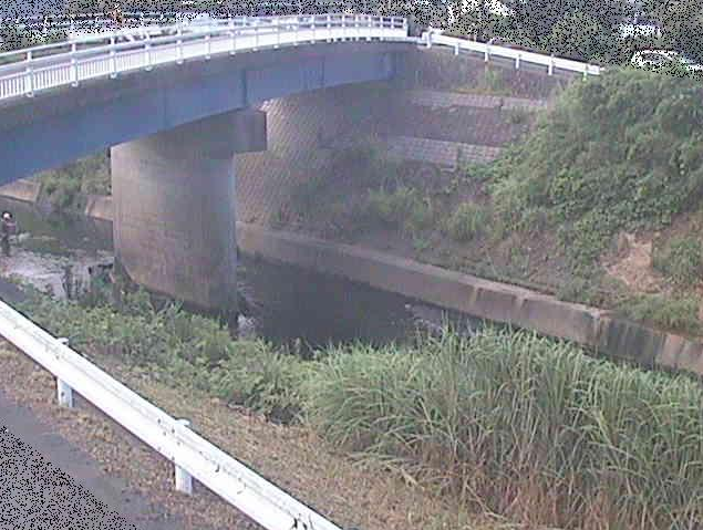 鶴見川寺家橋ライブカメラは、神奈川県川崎市麻生区の寺家橋に設置された鶴見川が見えるライブカメラです。