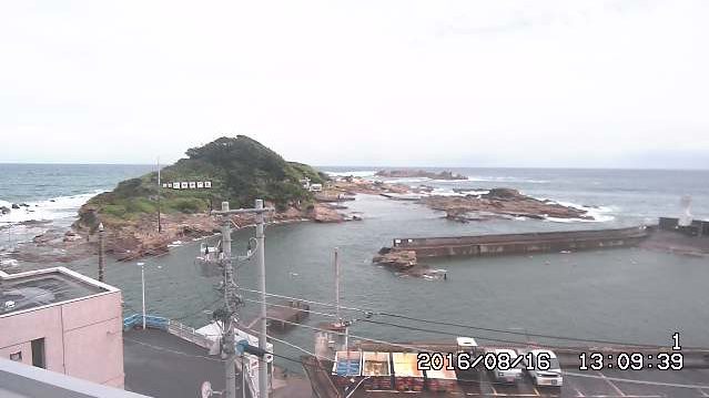 仁右衛門島ライブカメラは、千葉県鴨川市太海浜のカフェビーンズに設置された仁右衛門島が見えるライブカメラです。